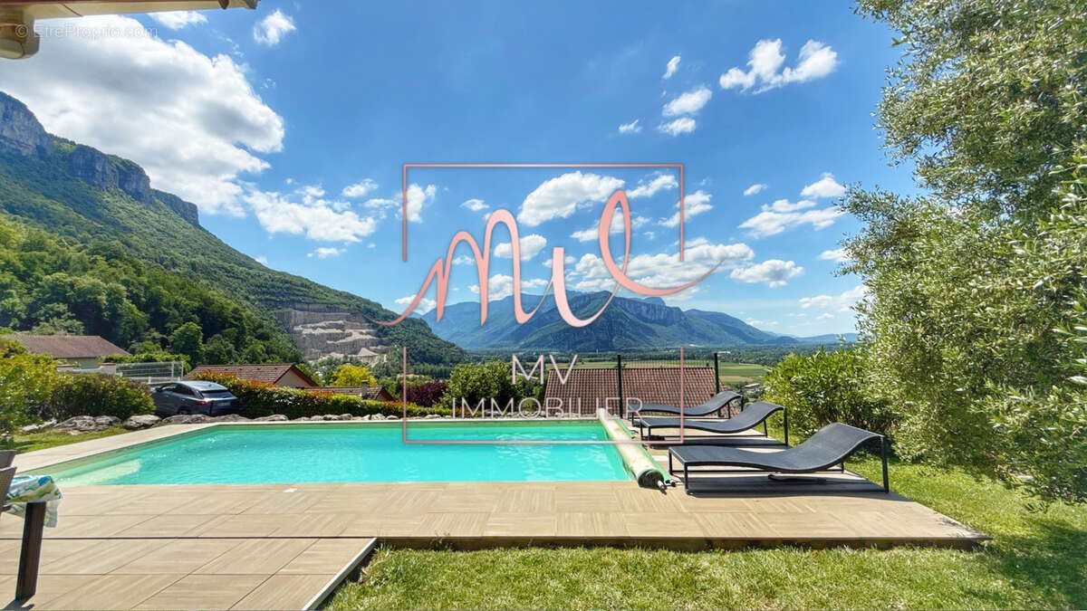 Maison à vendre, 153m², La Buisse