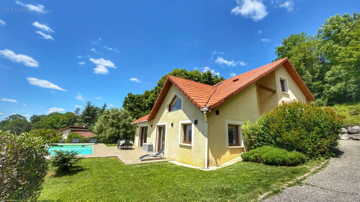 Maison à vendre, 153m², La Buisse