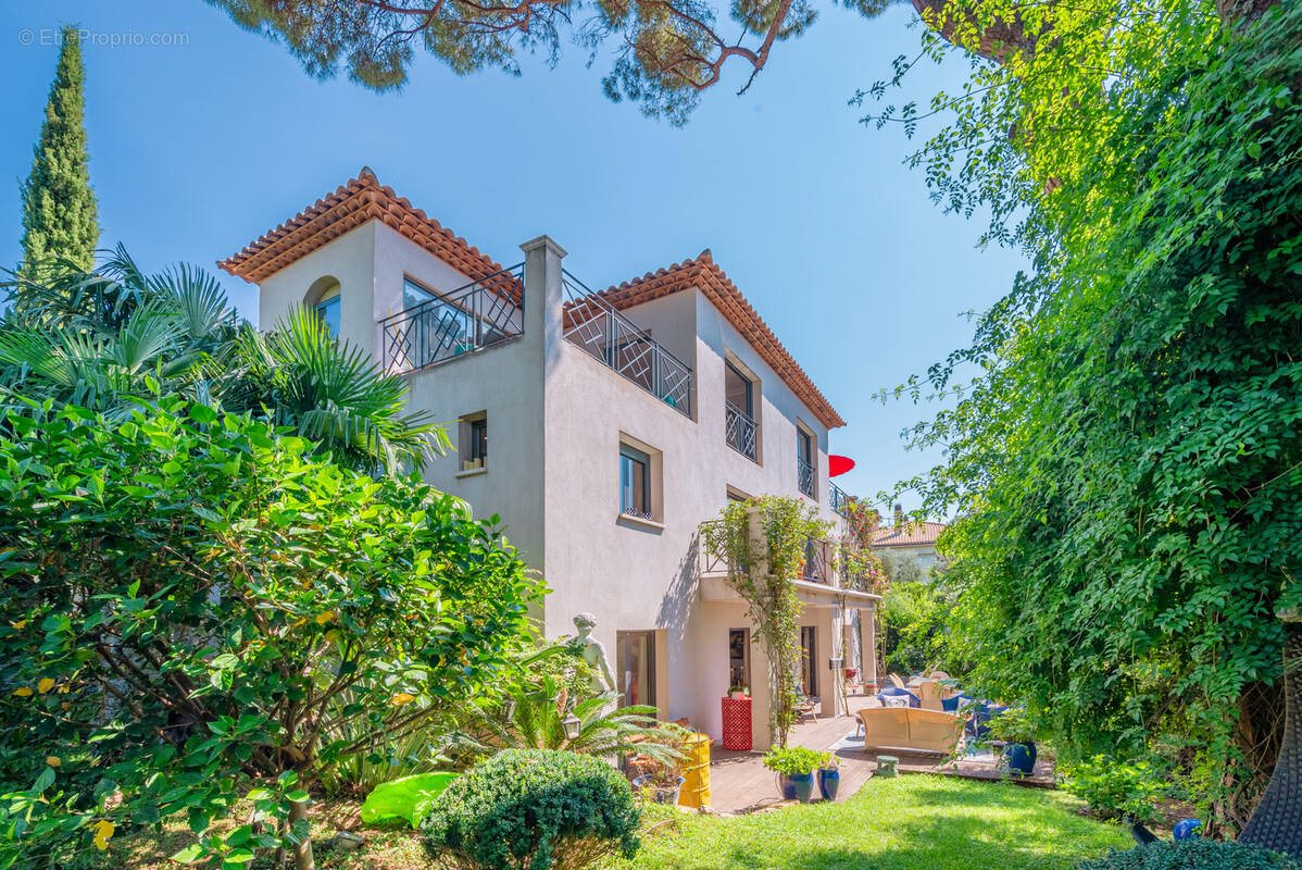 Maison à vendre, 373m², Toulon
