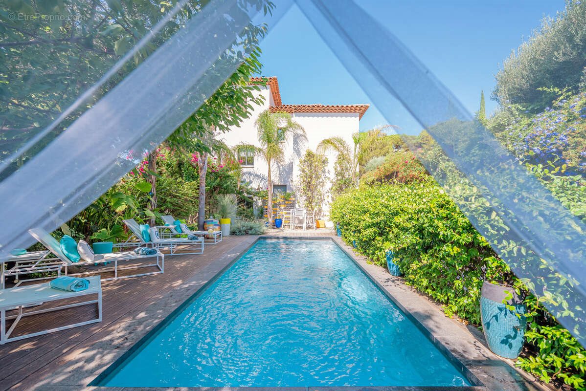 Maison à vendre, 373m², Toulon