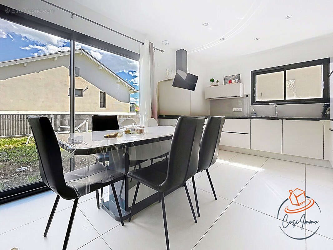 Maison à vendre, 120m², Sergy