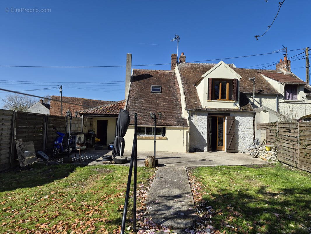 Maison à vendre, 102m², Châteaubleau