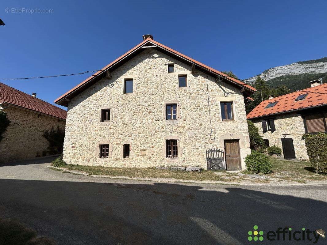 Maison à vendre, 293m², Rencurel (Les Coulmes)