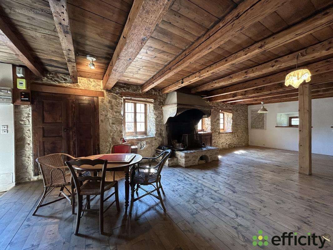 Maison à vendre, 293m², Rencurel (Les Coulmes)