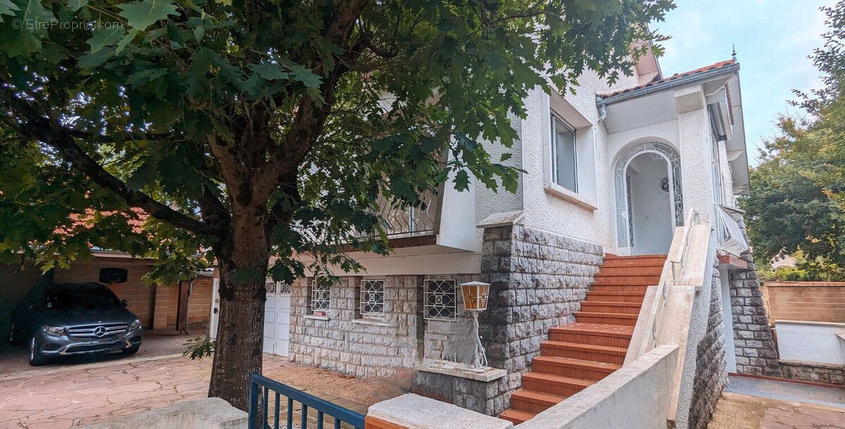 Maison à vendre, 220m², Pau