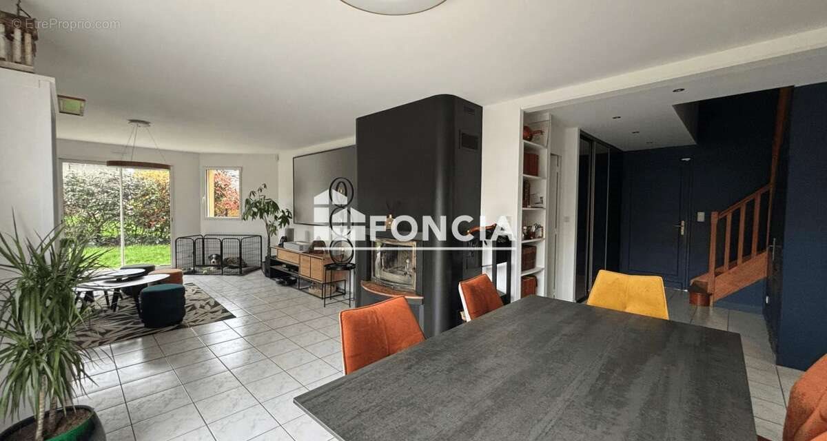 Maison à vendre, 159m², Noyal-sur-Vilaine