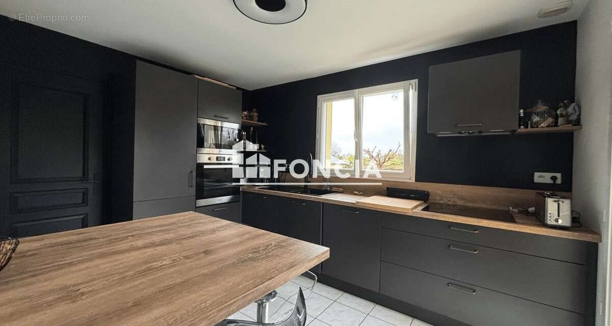 Maison à vendre, 159m², Noyal-sur-Vilaine