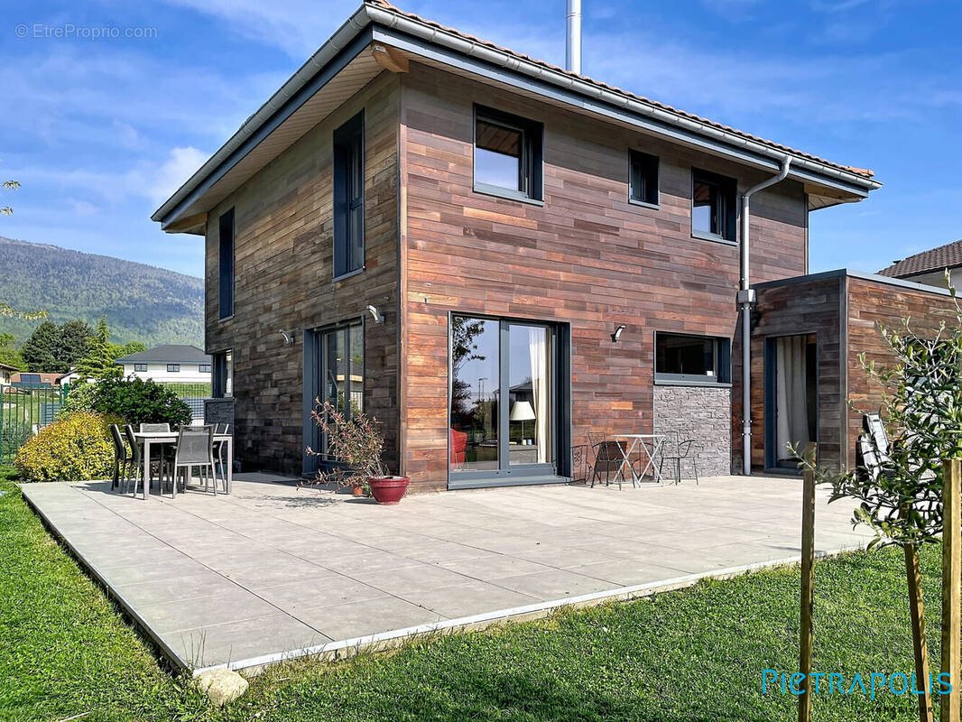 Maison à vendre, 138m², Echenevex