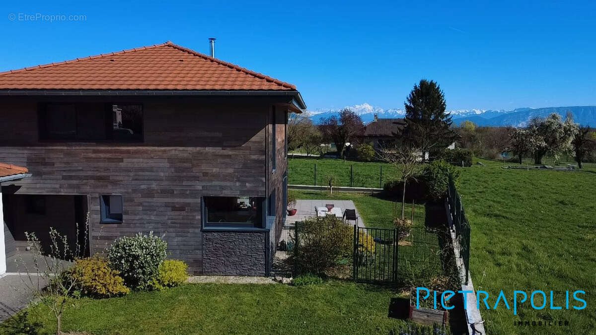 Maison à vendre, 138m², Echenevex