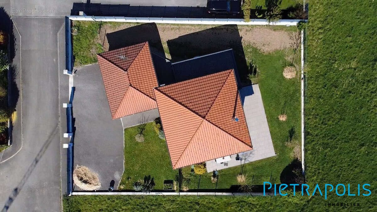 Maison à vendre, 138m², Echenevex
