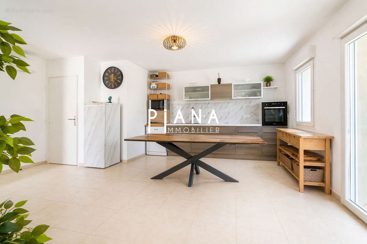 Maison à vendre, 94m², Rousset