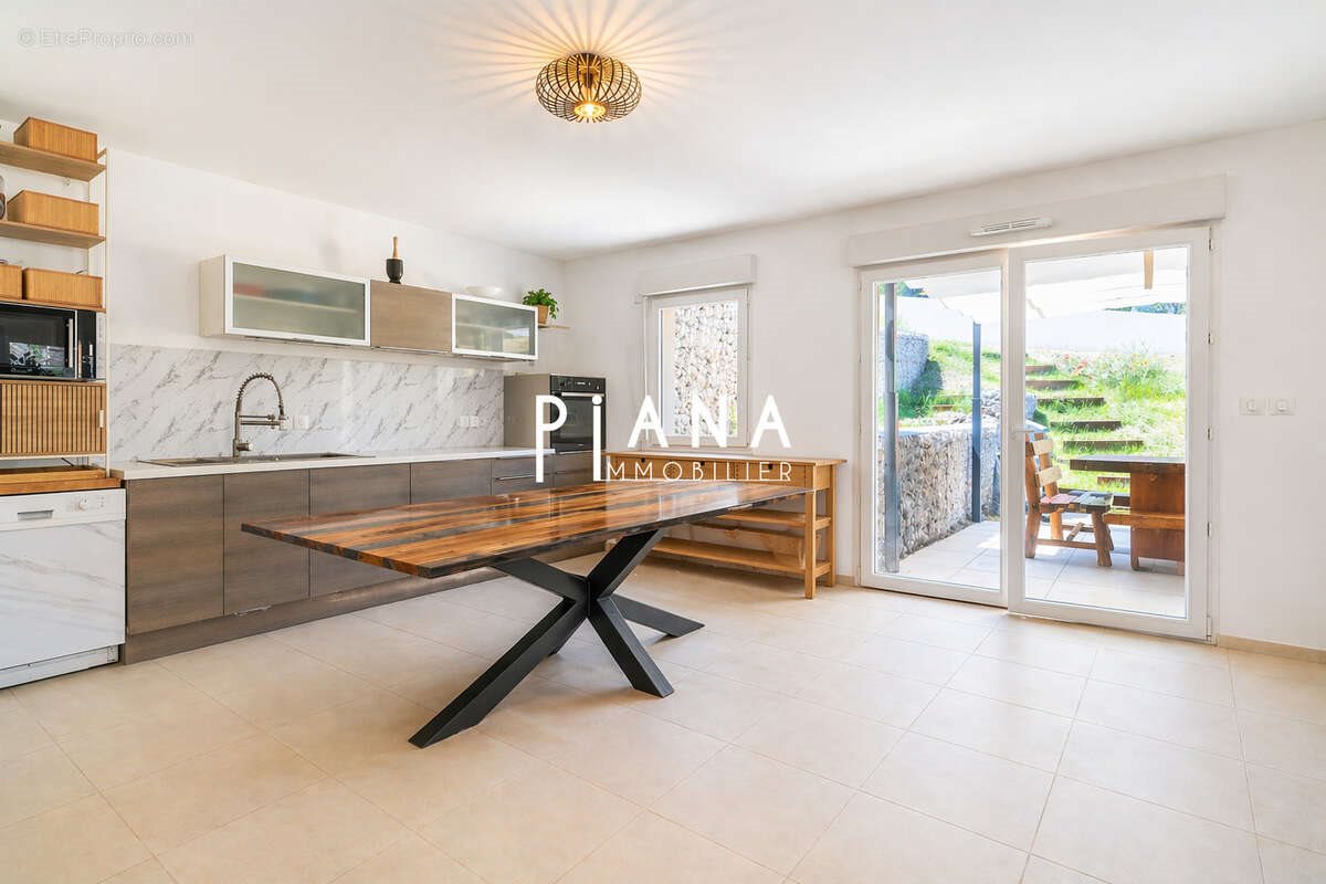 Maison à vendre, 94m², Rousset