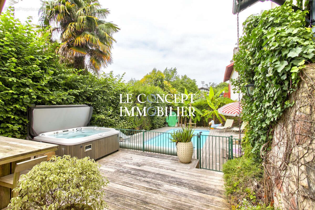 Maison à vendre, 303m², Biarritz