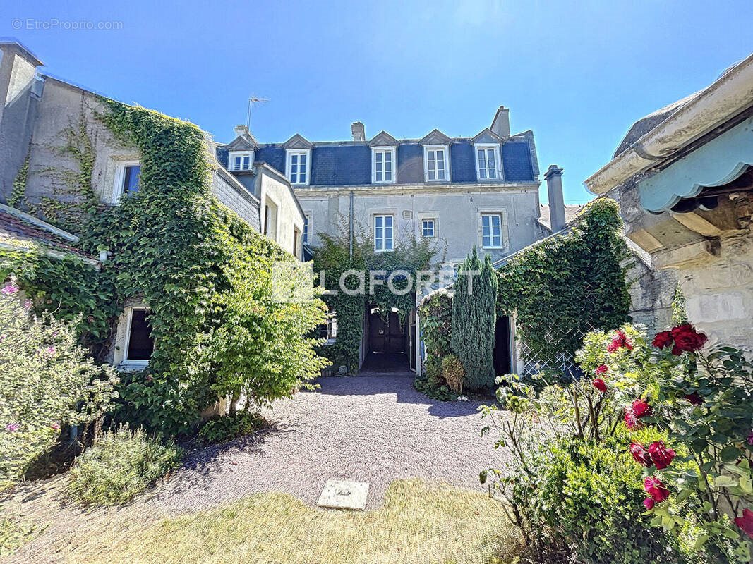 Maison à vendre, 297m², Caen