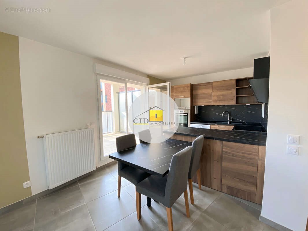 Appartement à vendre, 57m², Vénissieux