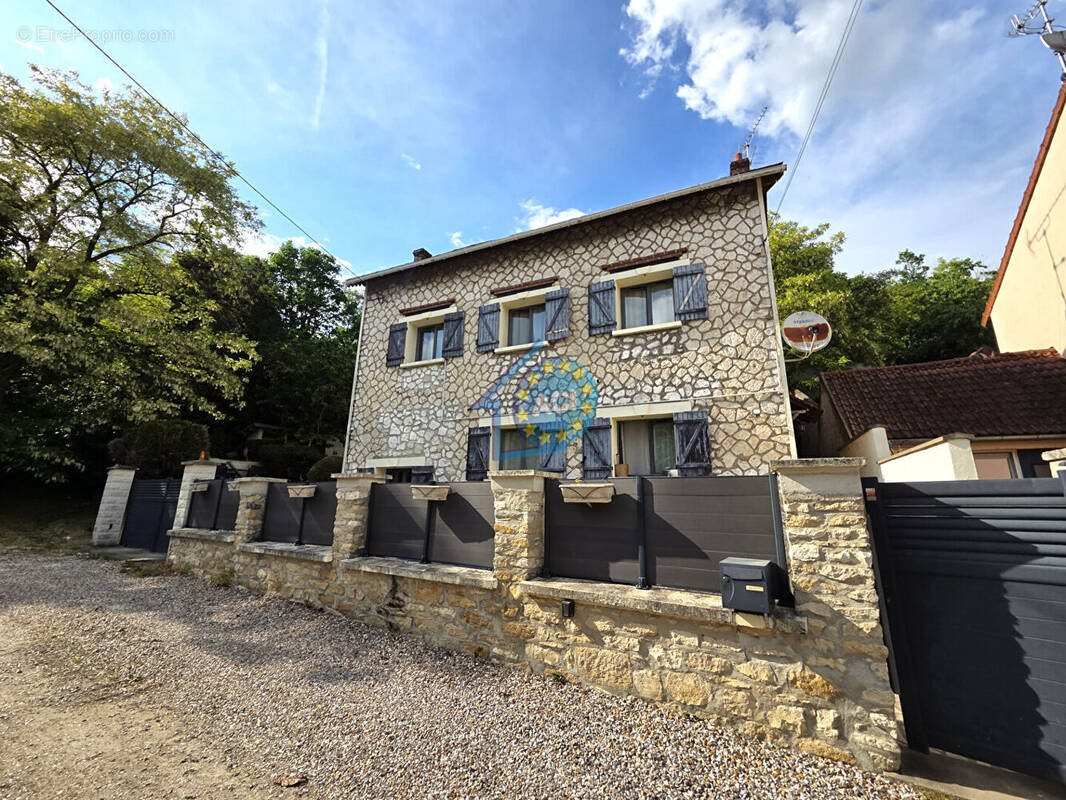 Maison à vendre, 152m², Follainville-Dennemont