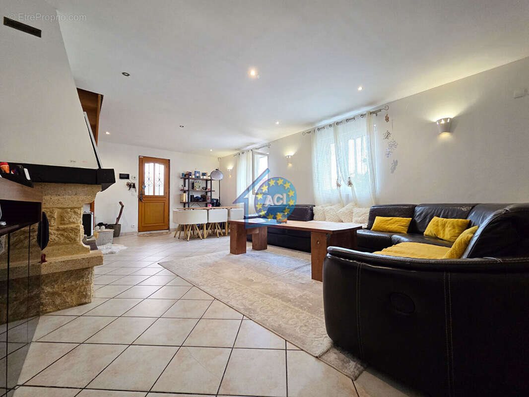 Maison à vendre, 152m², Follainville-Dennemont