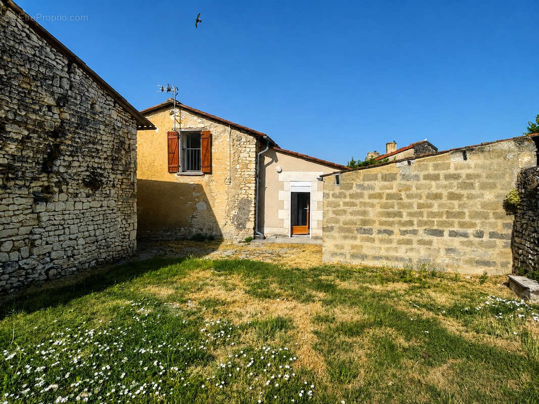 Maison à vendre, 53m², Amberre