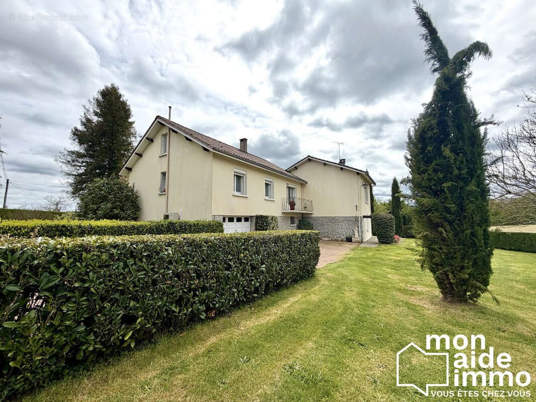 Maison à vendre, 155m², Saint-Saud-Lacoussière