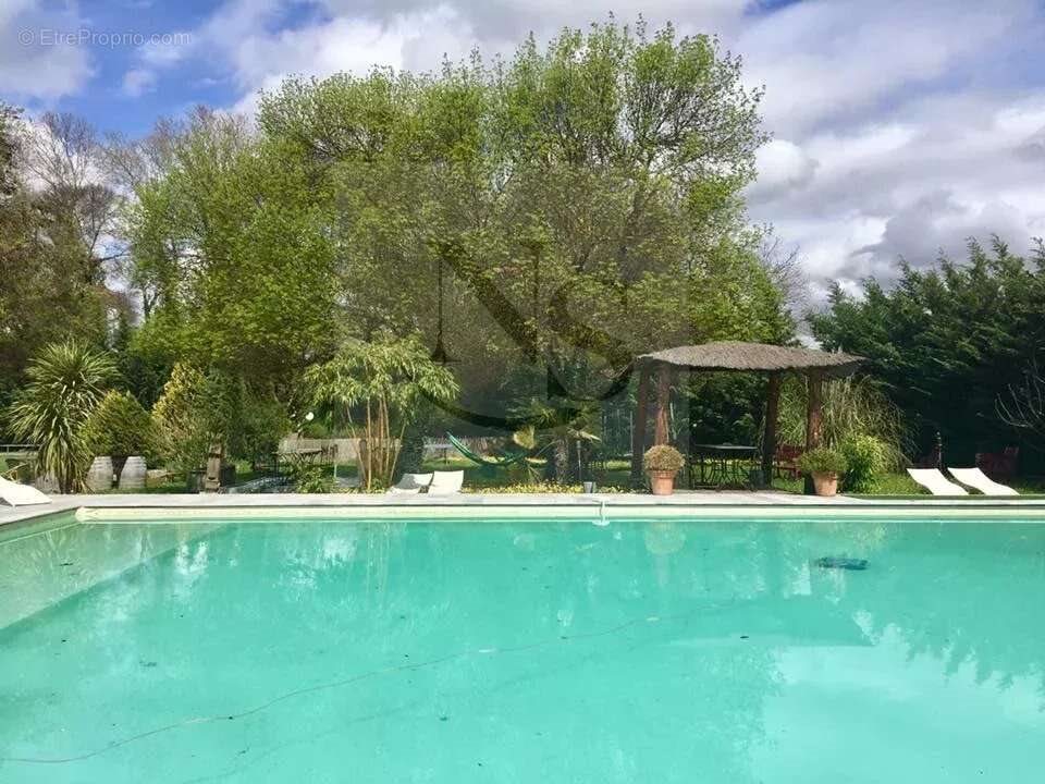 Maison à vendre, 360m², Lambesc
