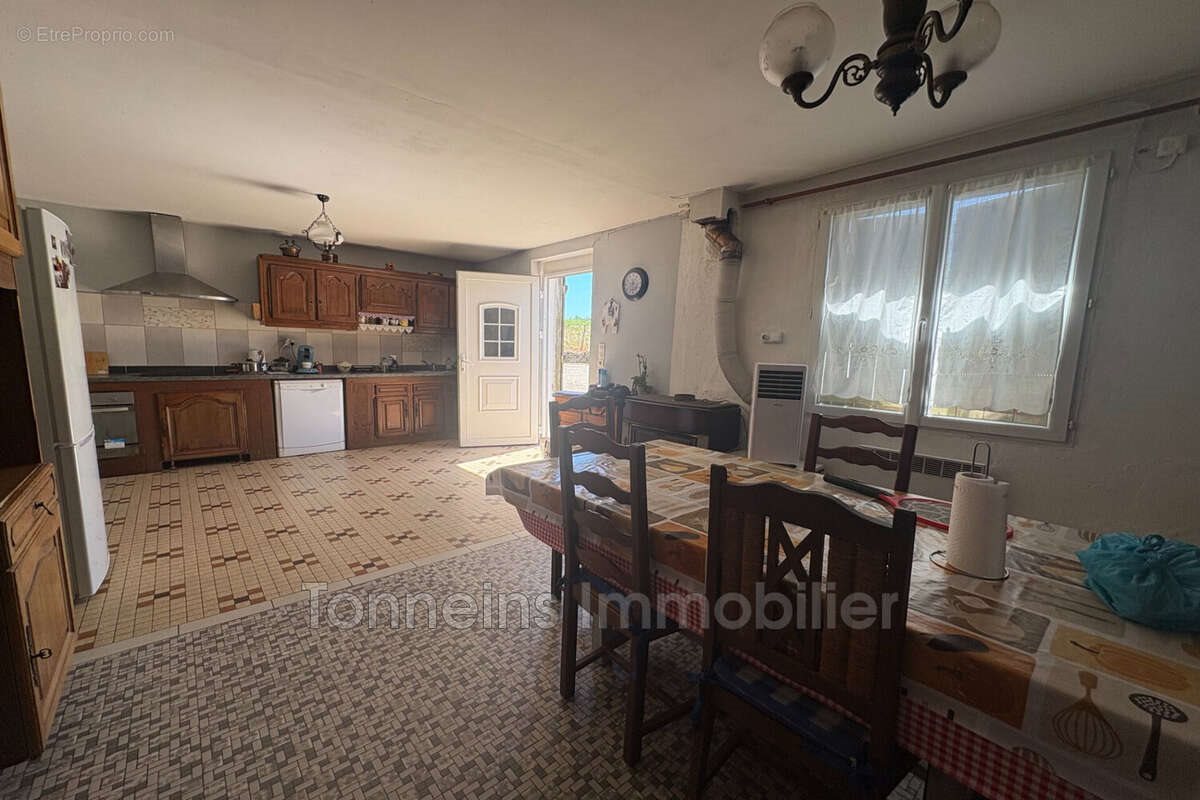 Maison à vendre, 120m², Sainte-Bazeille