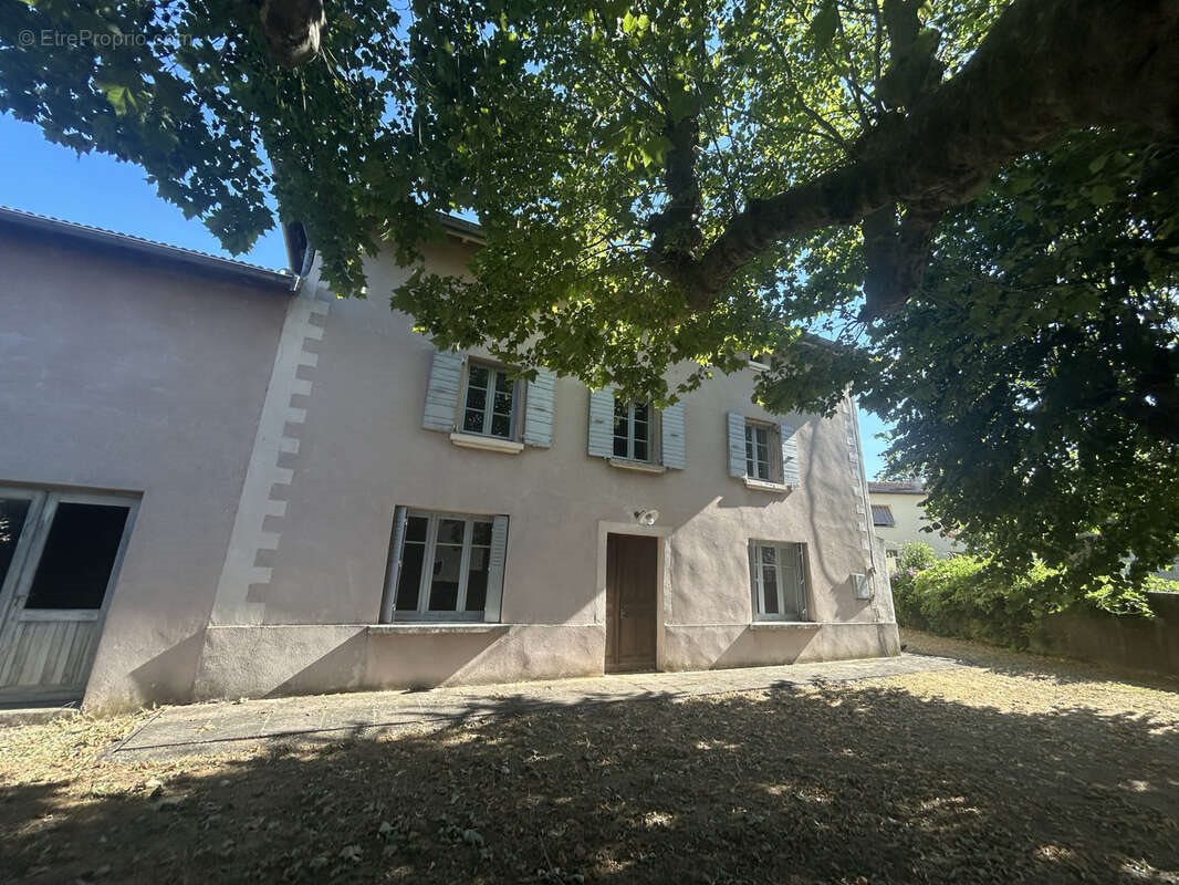 Maison à vendre, 145m², Assieu