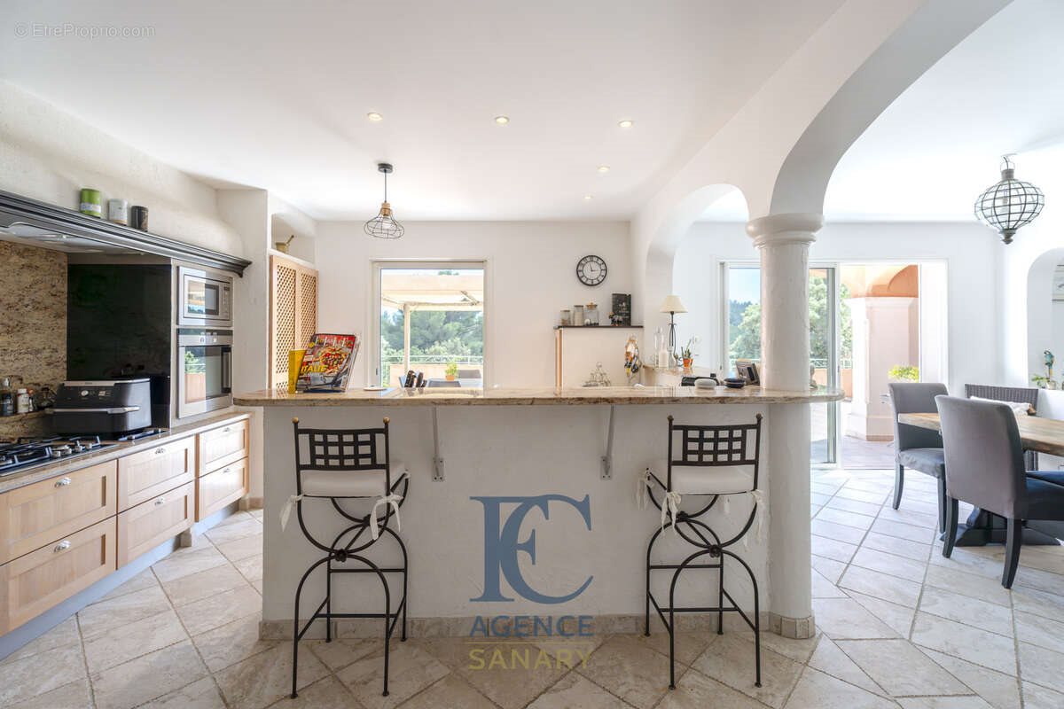 Maison à vendre, 180m², Bandol