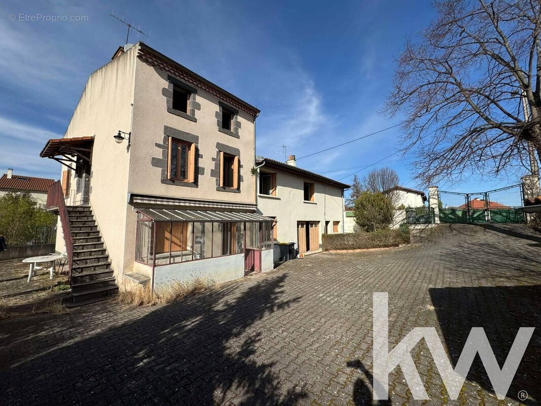 Maison à vendre, 268m², Le Cendre