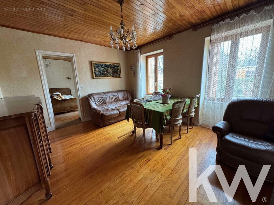 Maison à vendre, 268m², Le Cendre