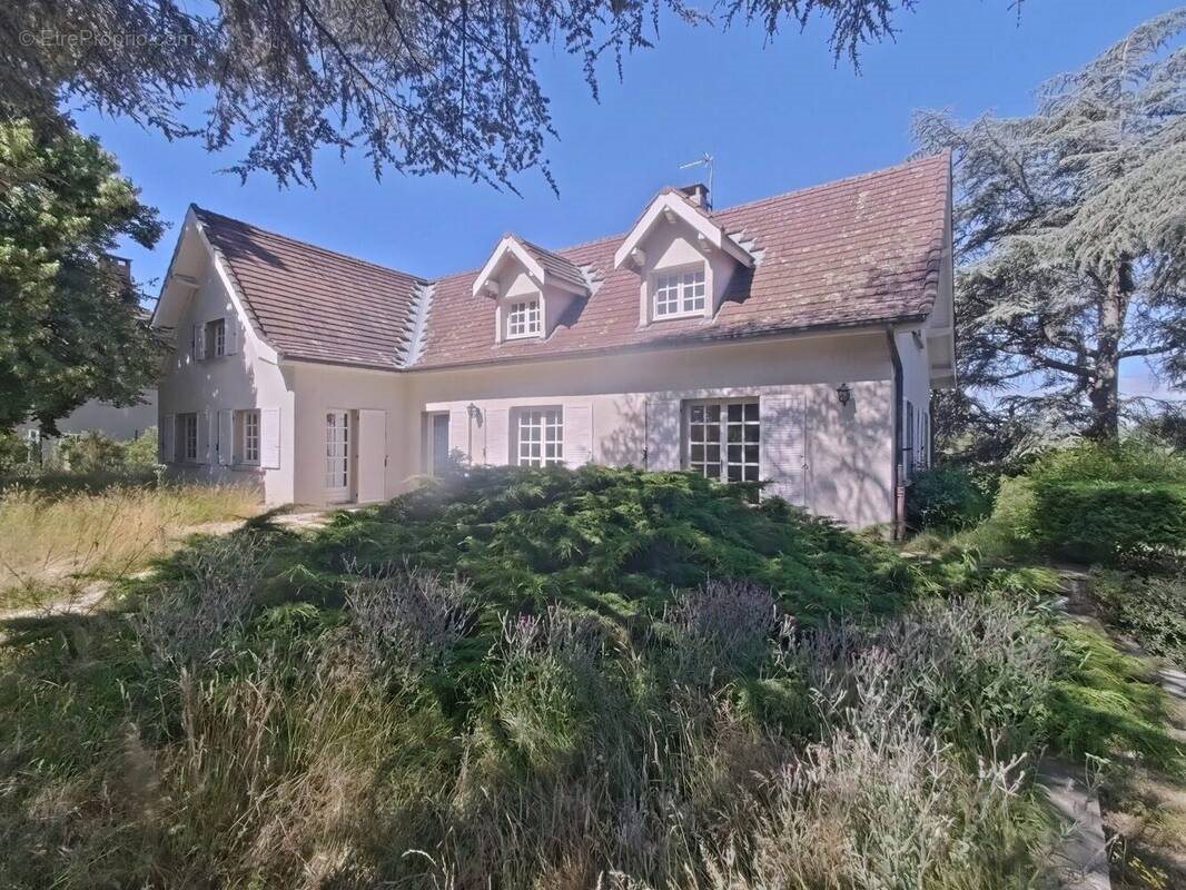 Maison à vendre, 225m², Saint-Just-Saint-Rambert