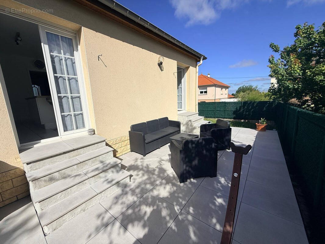 Maison à vendre, 105m², Sainte-Marie-aux-Chênes