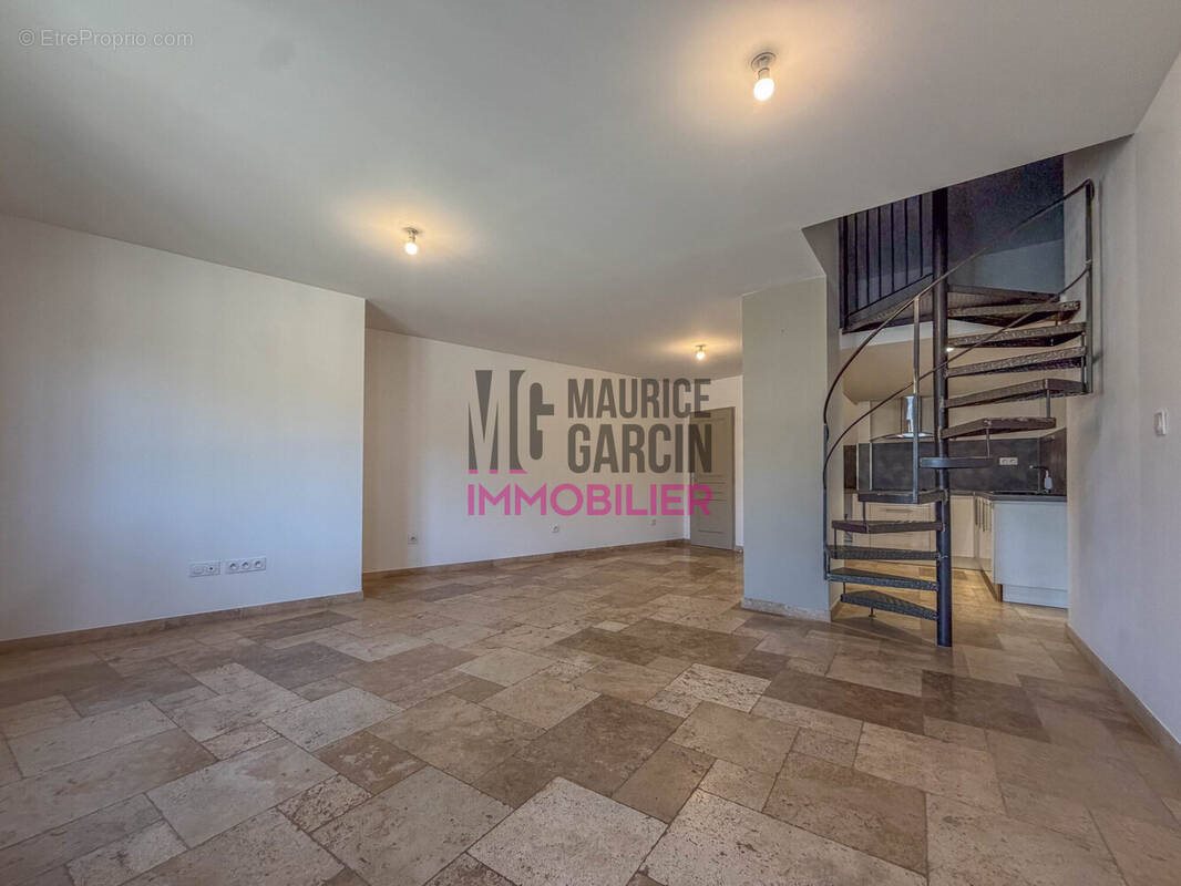 Appartement à vendre, 69m², Carpentras