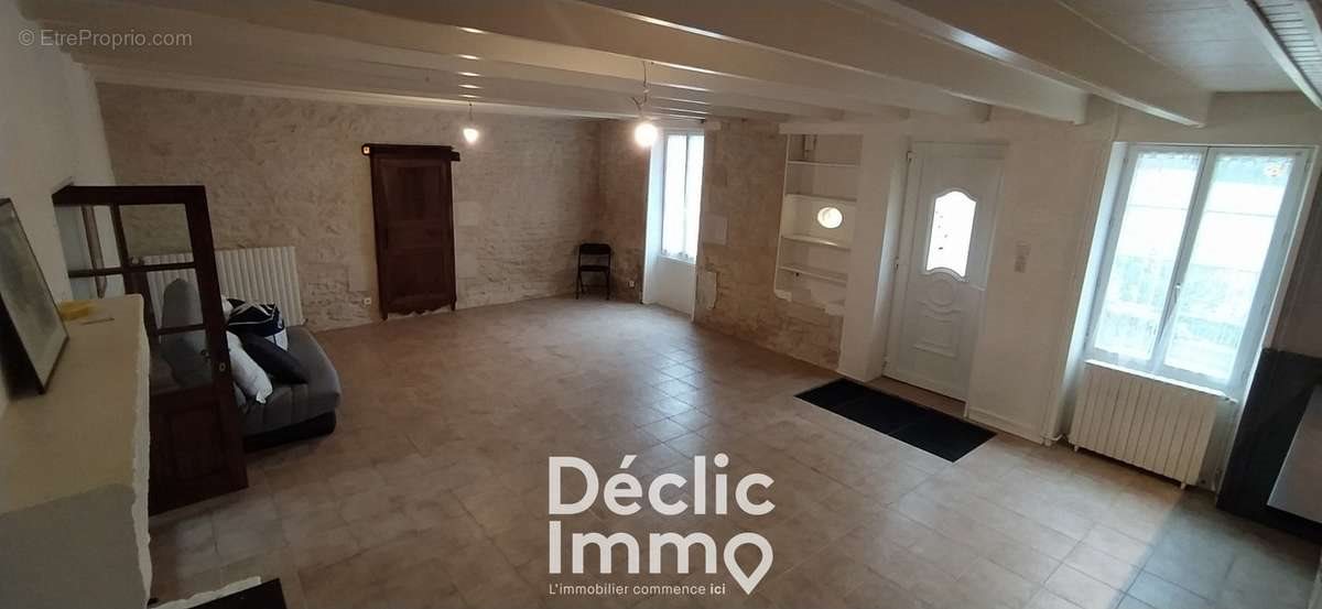 Maison à vendre, 166m², Champagne-Mouton