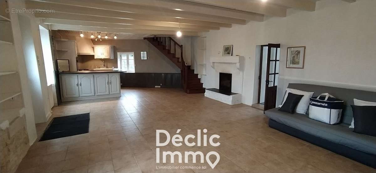 Maison à vendre, 166m², Champagne-Mouton