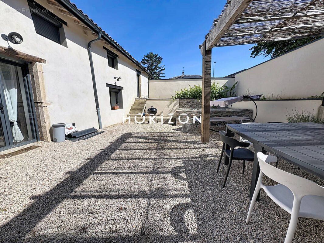 Maison à vendre, 91m², Corcelles-en-Beaujolais
