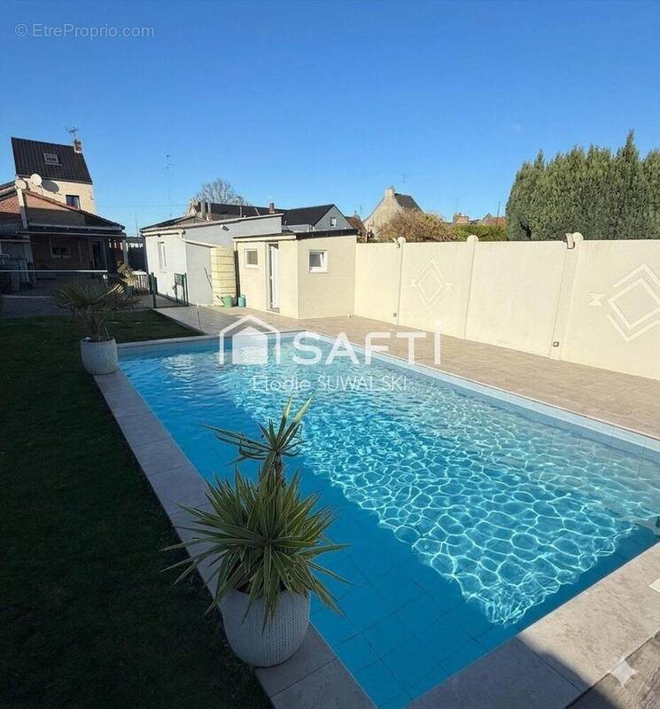 Maison à vendre, 117m², Petite-Forêt