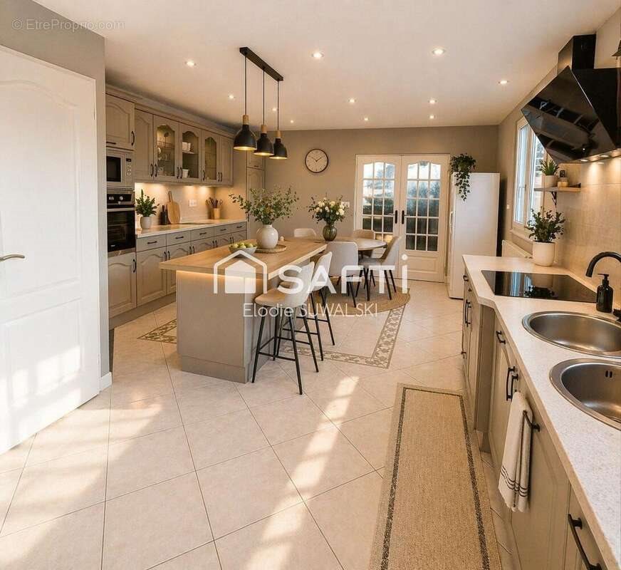 Maison à vendre, 117m², Petite-Forêt