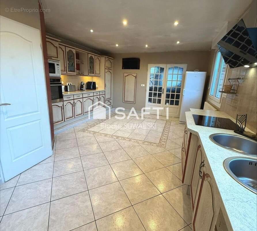 Maison à vendre, 117m², Petite-Forêt