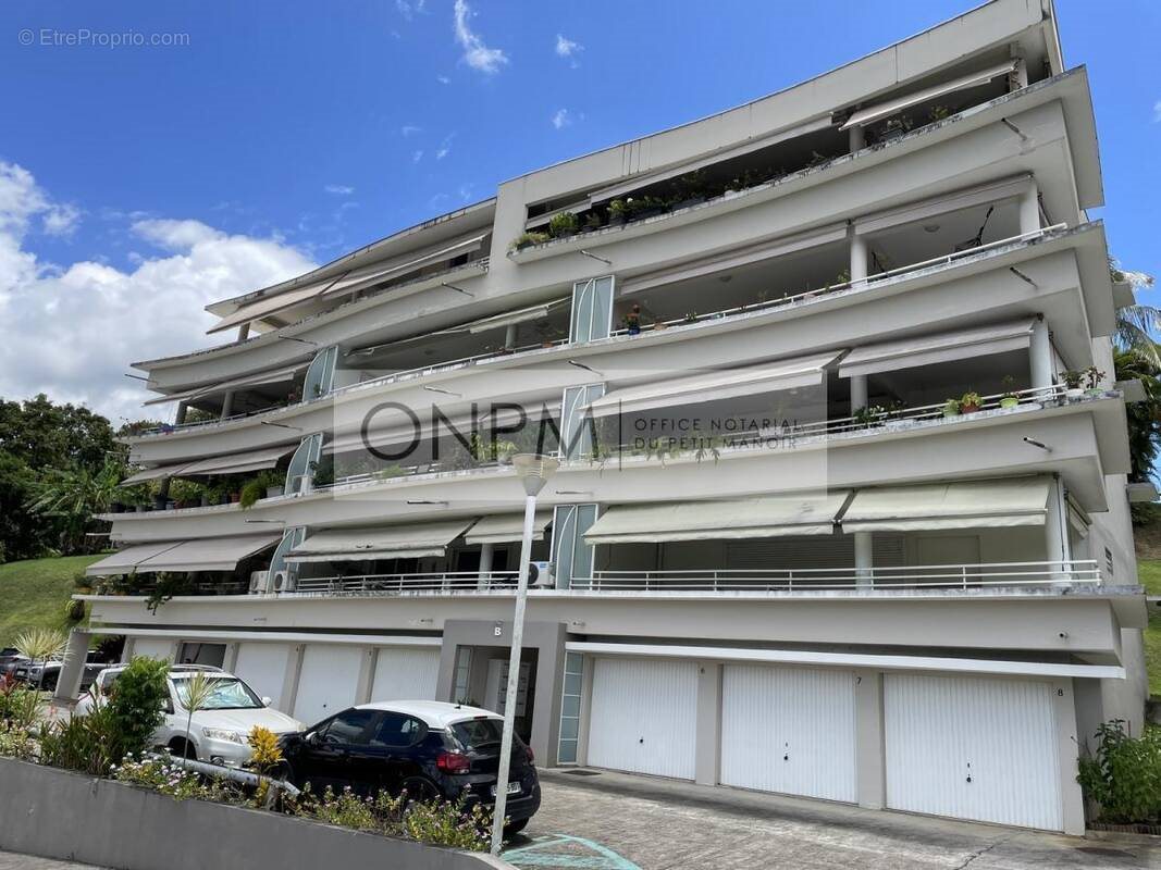Appartement à vendre, 76m², Fort-de-France