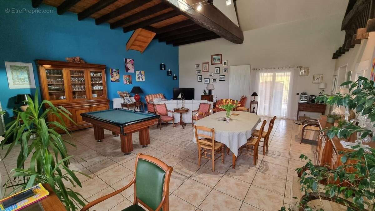 Maison à vendre, 235m², Abrest