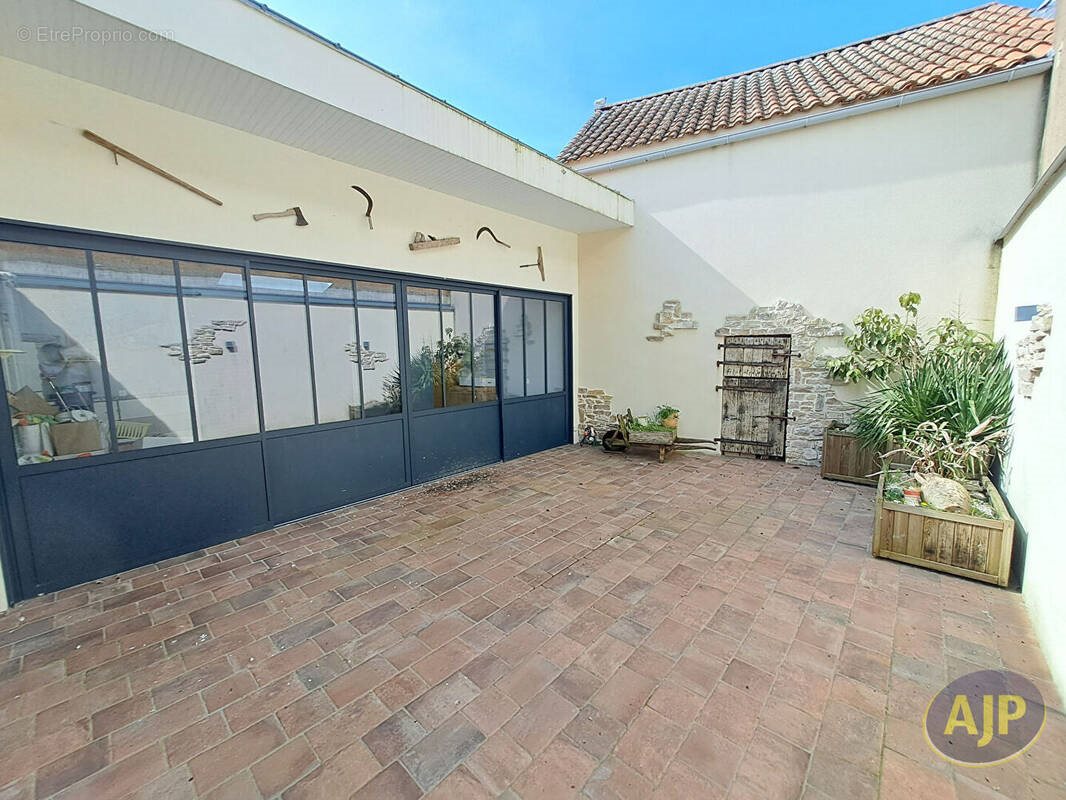 Maison à vendre, 105m², La Garnache
