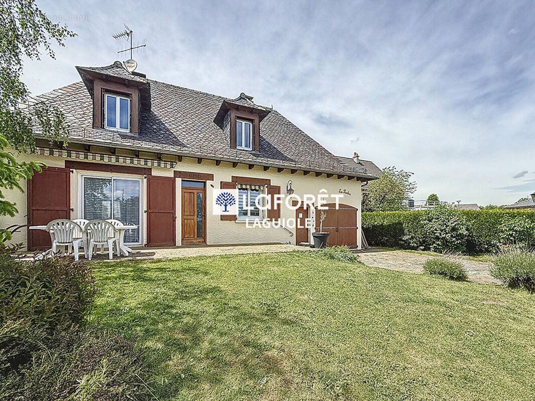 Maison à vendre, 117m², Thérondels