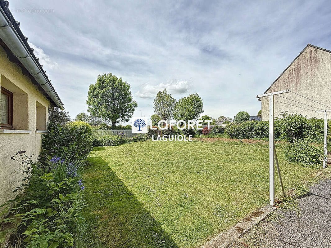 Maison à vendre, 117m², Thérondels