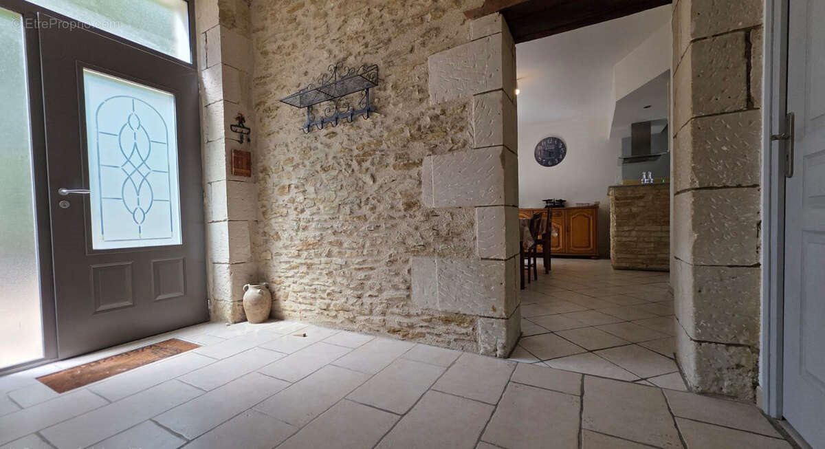 Maison à vendre, 120m², Lencloître