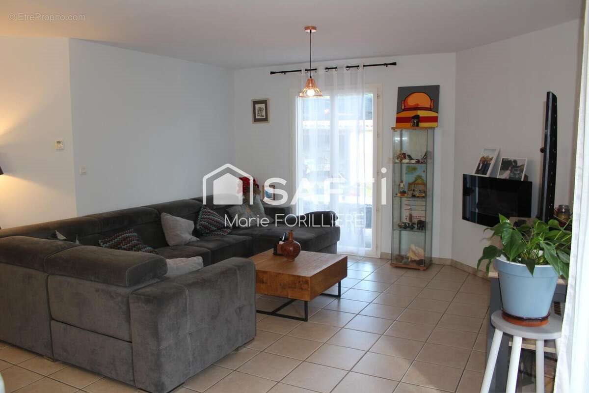 Maison à vendre, 115m², Saint-Quentin-de-Baron