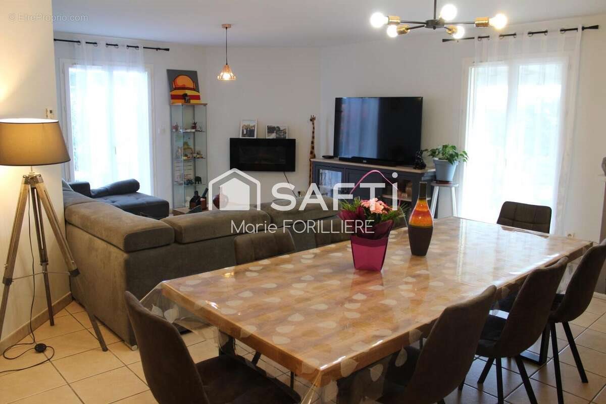 Maison à vendre, 115m², Saint-Quentin-de-Baron