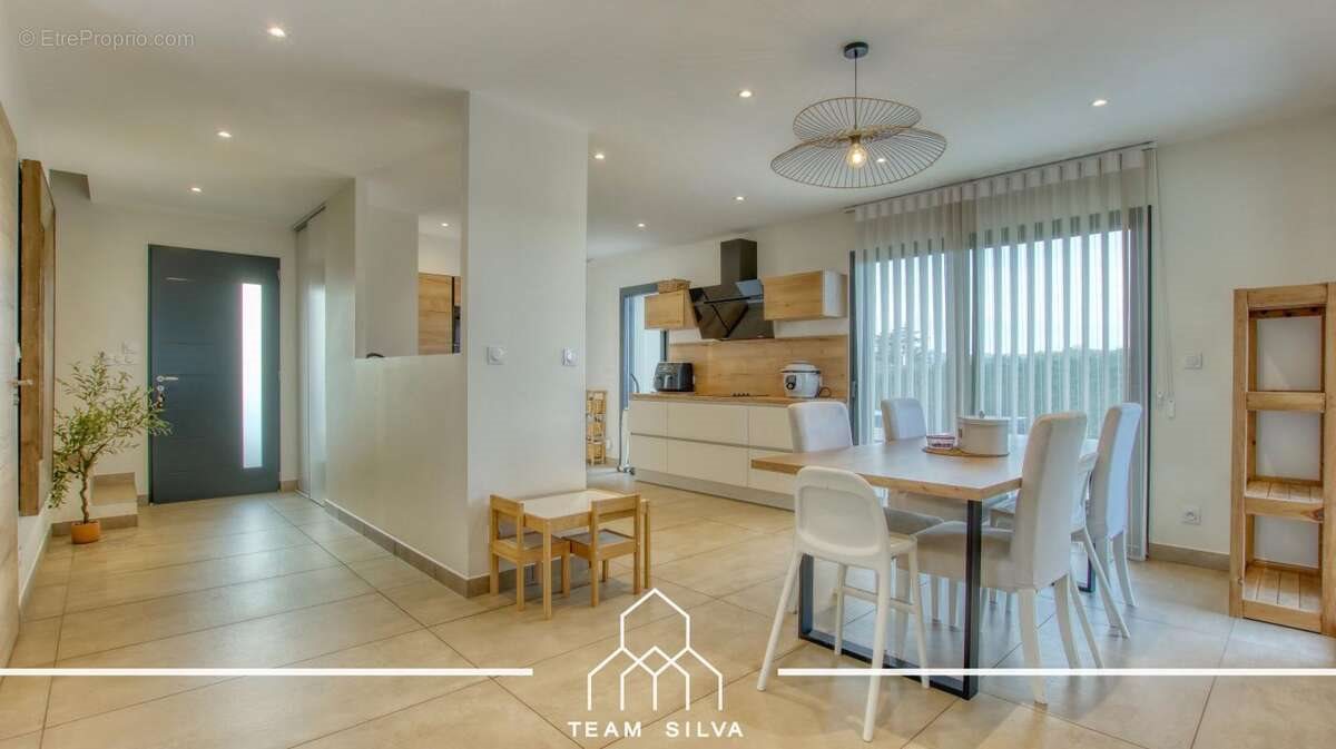 Maison à vendre, 105m², Echalas
