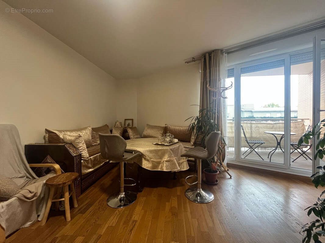 Appartement à vendre, 61m², Bobigny