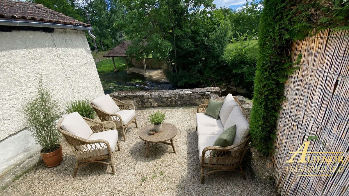 Maison à vendre, 155m², Saint-Front-la-Rivière