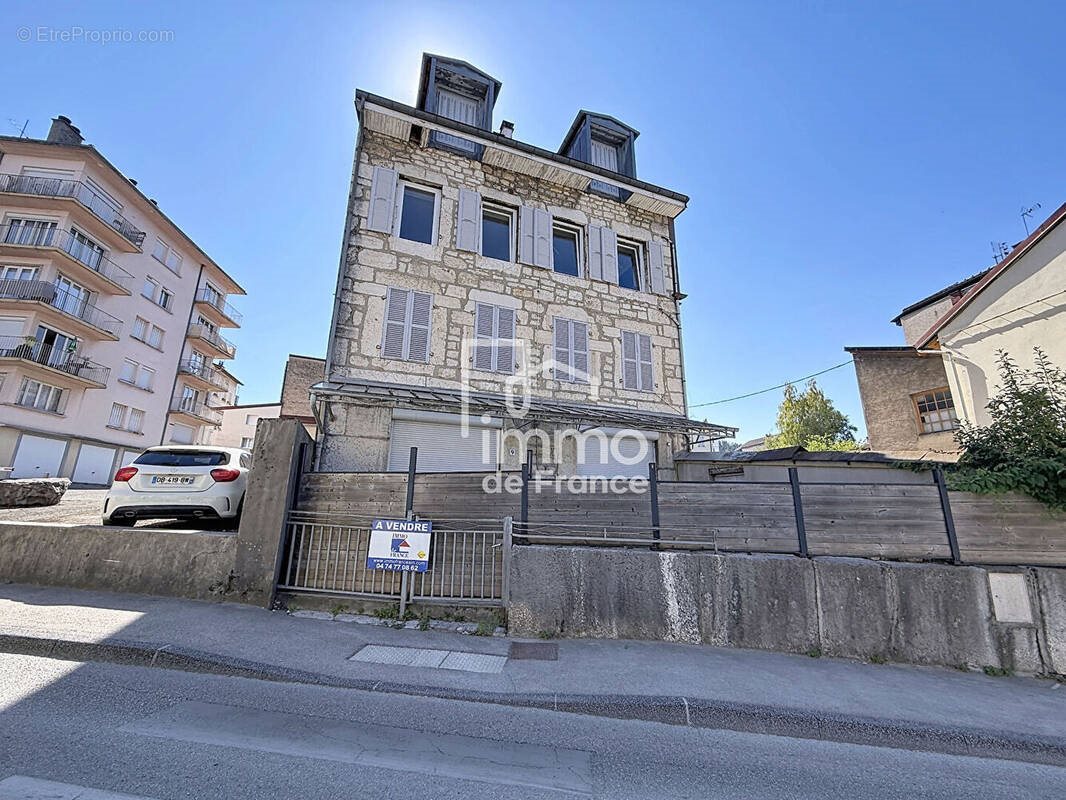 Appartement à vendre, 263m², Oyonnax